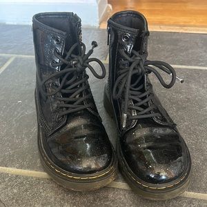 Kids black glitter dr martens sz 2